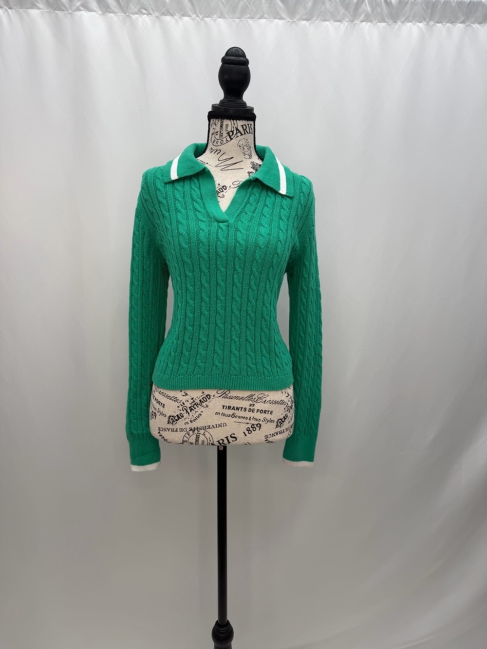 Nicole Miller Green Cable-Knit V-Neck Polo Sweater with White Trim